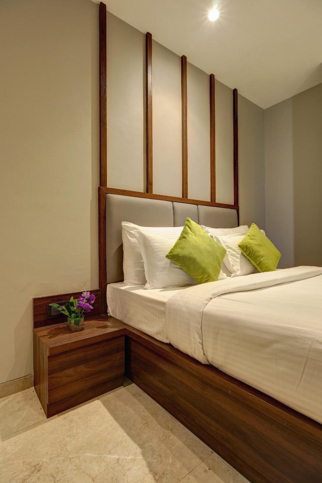 Magnus Fortune House Business Hotel , Magarpatta Mundhwa Exterior photo