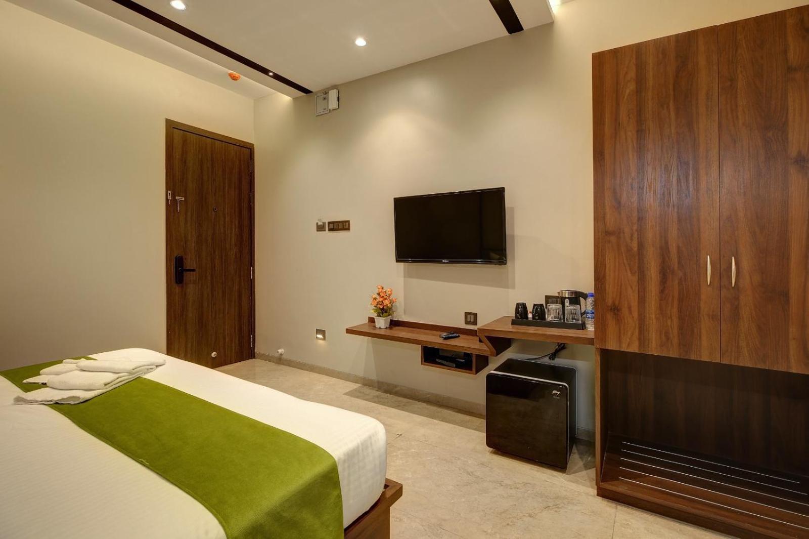 Magnus Fortune House Business Hotel , Magarpatta Mundhwa Exterior photo
